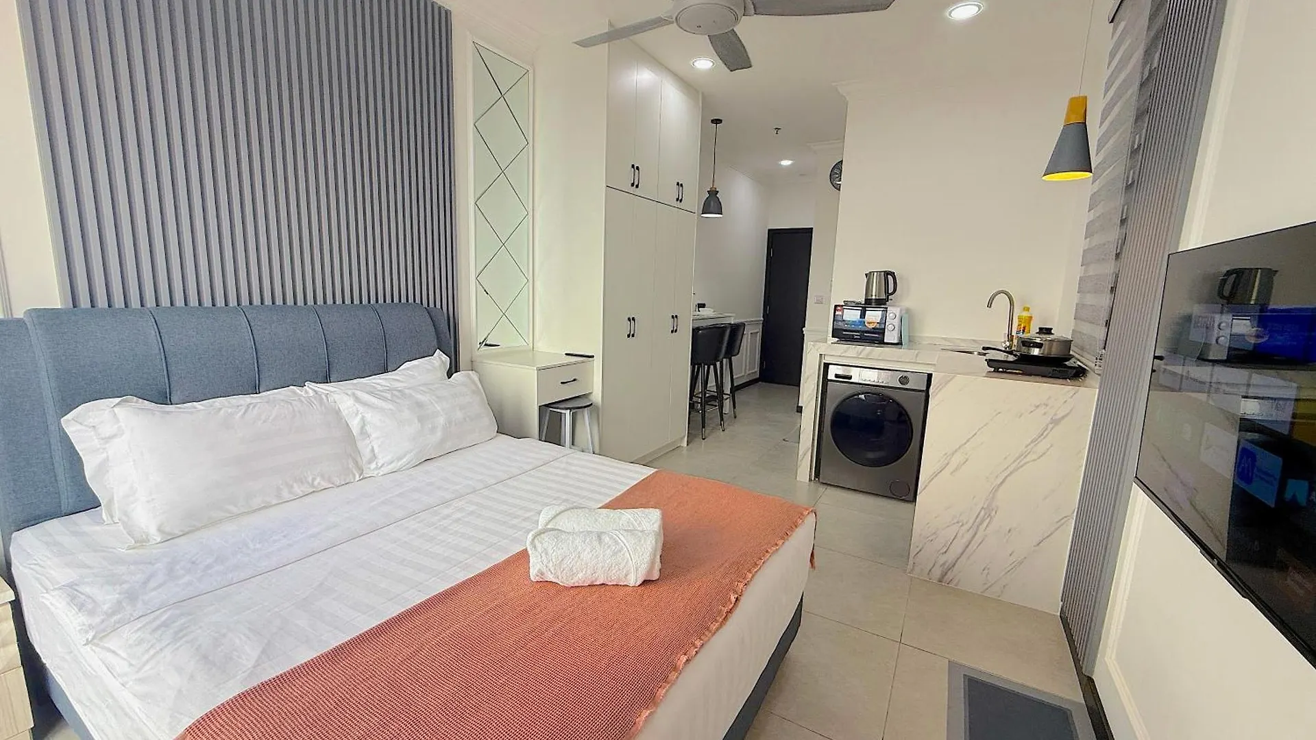 Neu Suites By Serenity Homes Near Gleneagles, Klcc & Lrt Kuala Lumpur Malaysia
