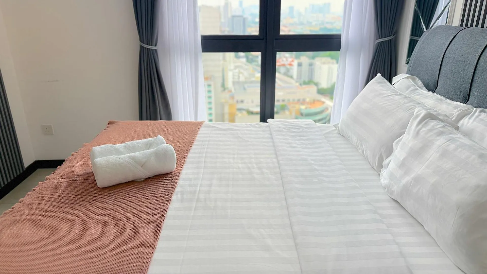 Neu Suites By Serenity Homes Near Gleneagles, Klcc & Lrt Kuala Lumpur 0*,  Malaysia
