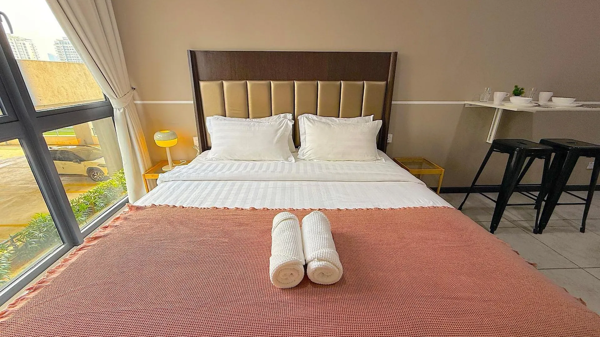 Apartment Neu Suites By Serenity Homes Near Gleneagles, Klcc & Lrt Kuala Lumpur Ma­lay­sia