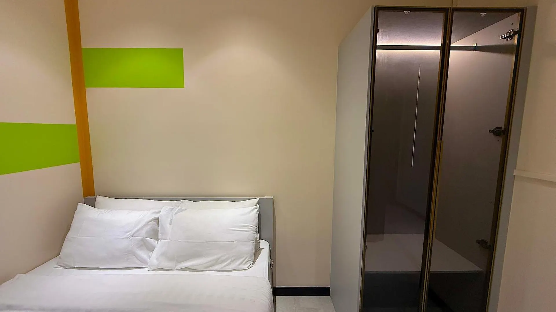 Neu Suites By Serenity Homes Near Gleneagles, Klcc & Lrt Kuala Lumpur Apartment